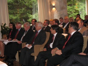 apf-2008-006_resize